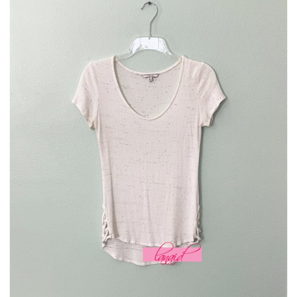 Buckle Lace-Up Cut-Out Sides Ivory Black Speckled Scoop Neck Short Sleeve Ribbed